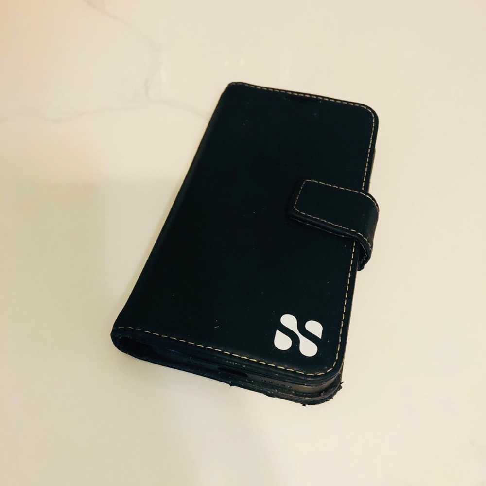 SafeSleeve Black Faux-Leather Magnetic Folio Case with Stitching